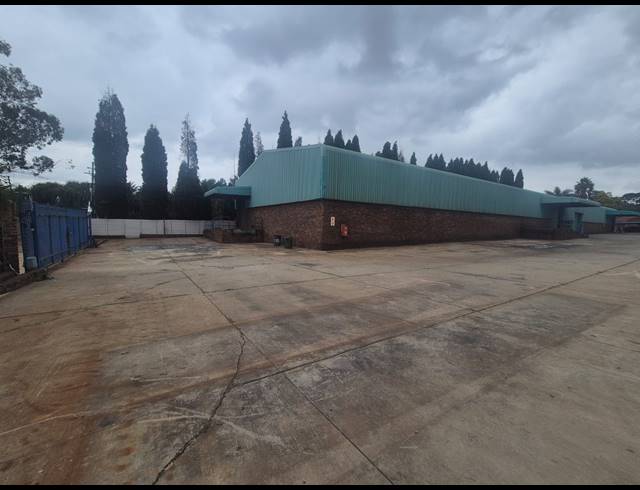 1,846M² WAREHOUSE TO LET IN POMONA